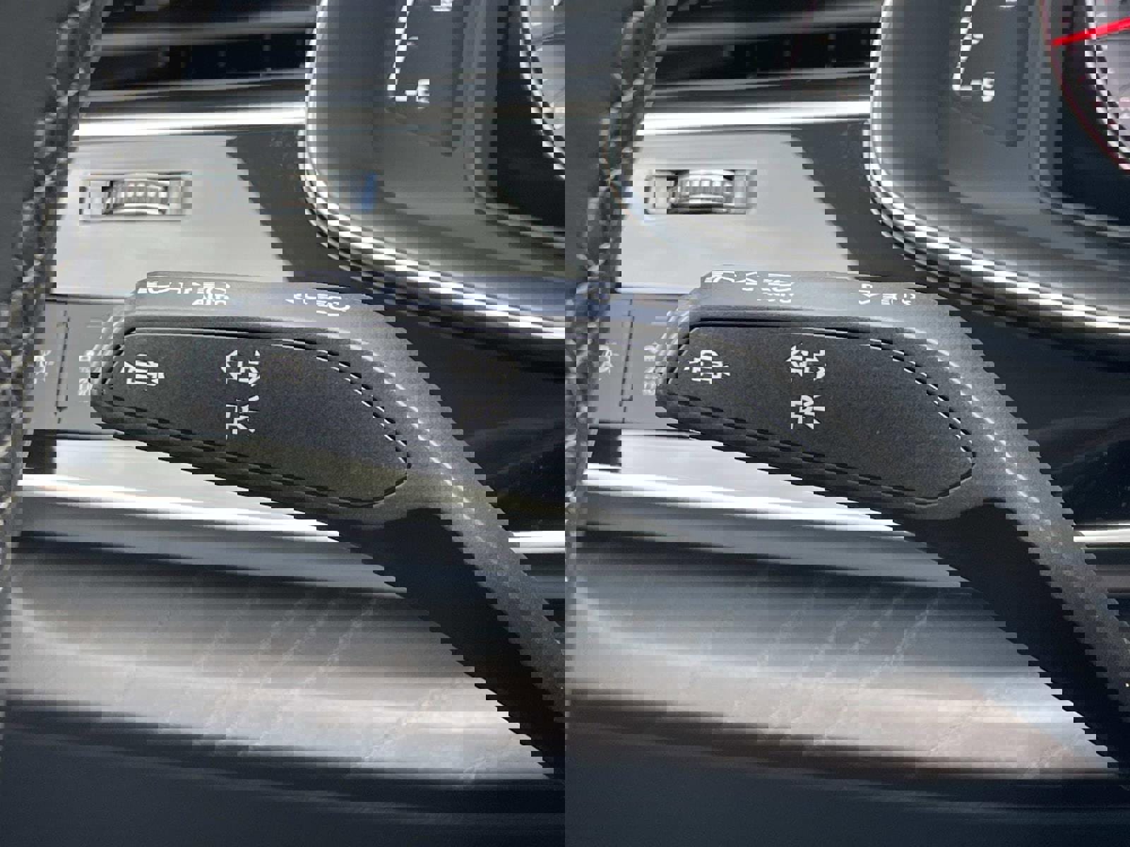 Used 2025 Audi Q8 Premium Plus image 26