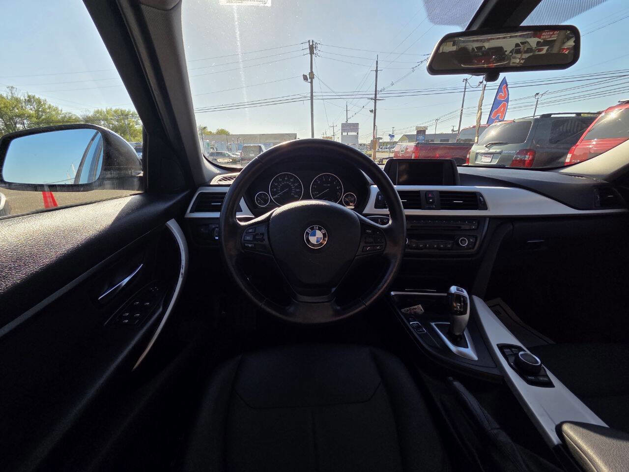 Used 2015 BMW 320i Sedan RWD image 22