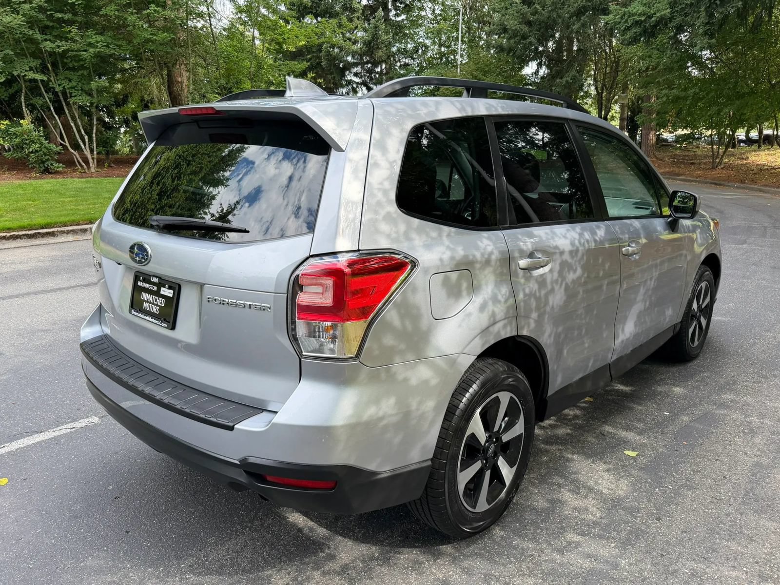 Used 2018 Subaru Forester 2.5i Premium w/ All-Weather Package AWD/4WD image 10