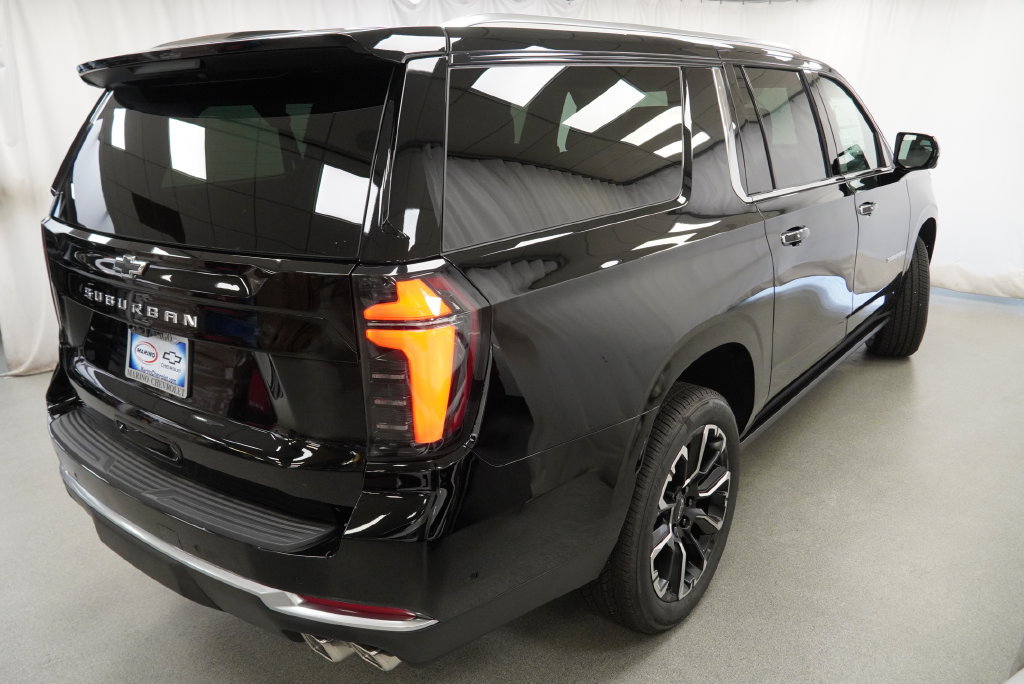 New 2026 Chevrolet Suburban High Country AWD/4WD image 2