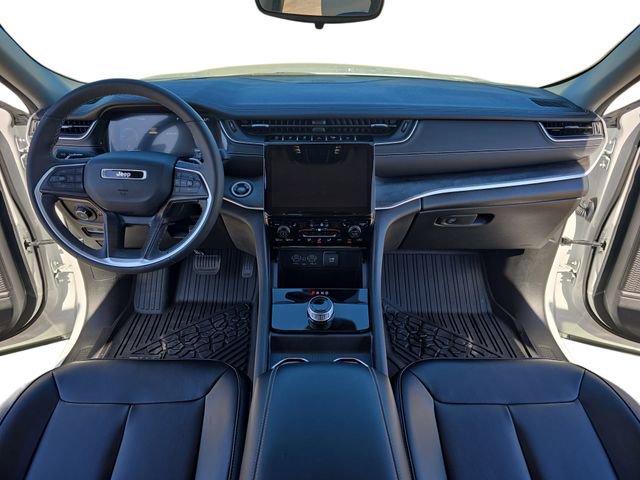 Used 2024 Jeep Grand Cherokee Limited w/ Black Appearance Package image 9