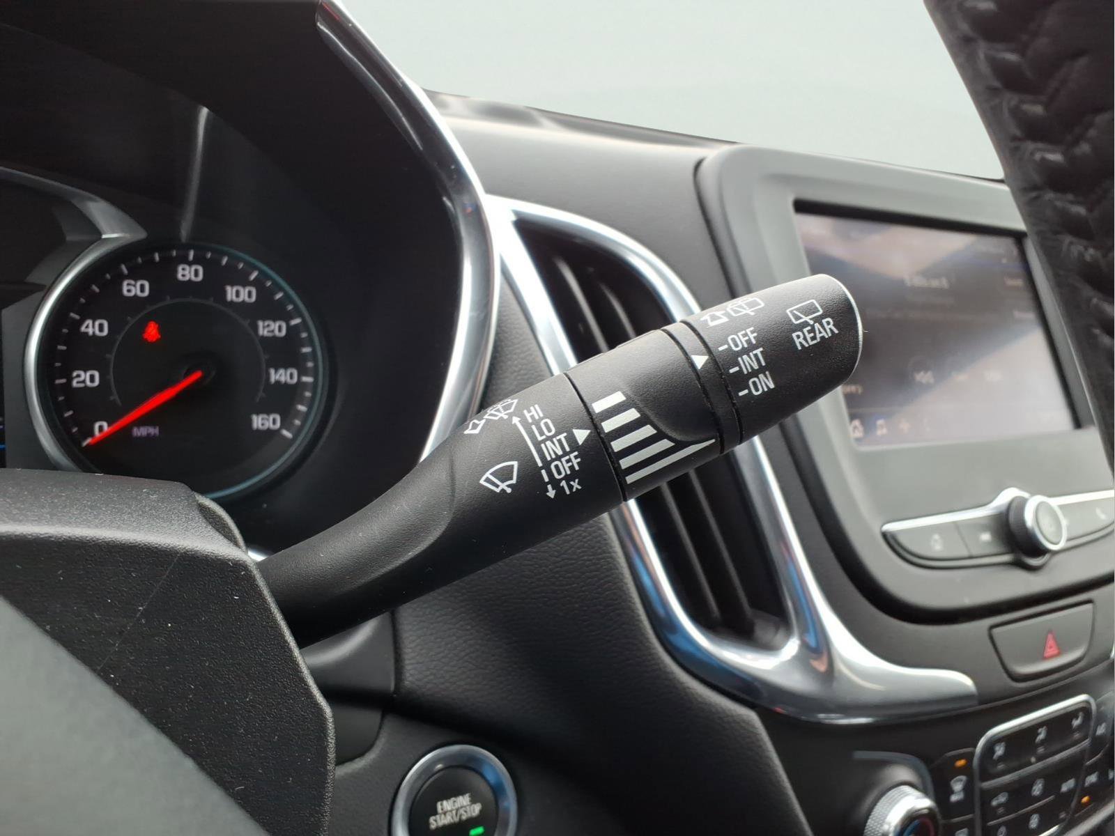 Used 2020 Chevrolet Equinox LT w/ Driver Convenience Package image 18