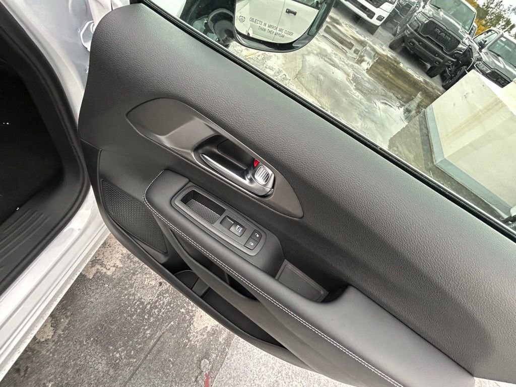 New 2026 Chrysler Pacifica Select image 30