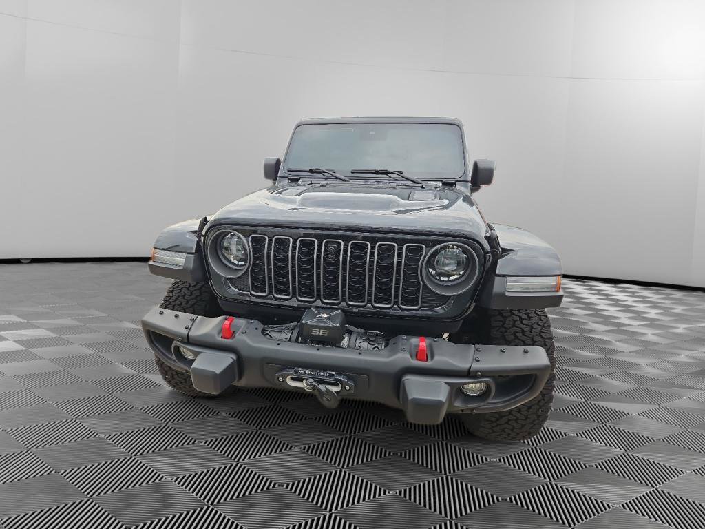 Used 2025 Jeep Wrangler Unlimited Rubicon AWD/4WD image 2