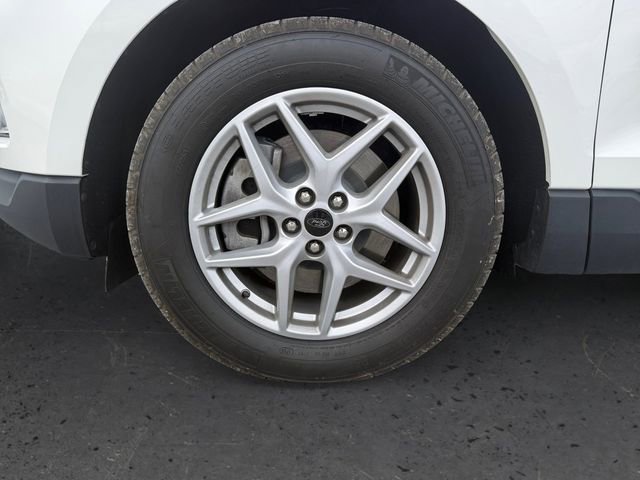 Used 2023 Ford Edge SEL w/ Convenience Package image 9
