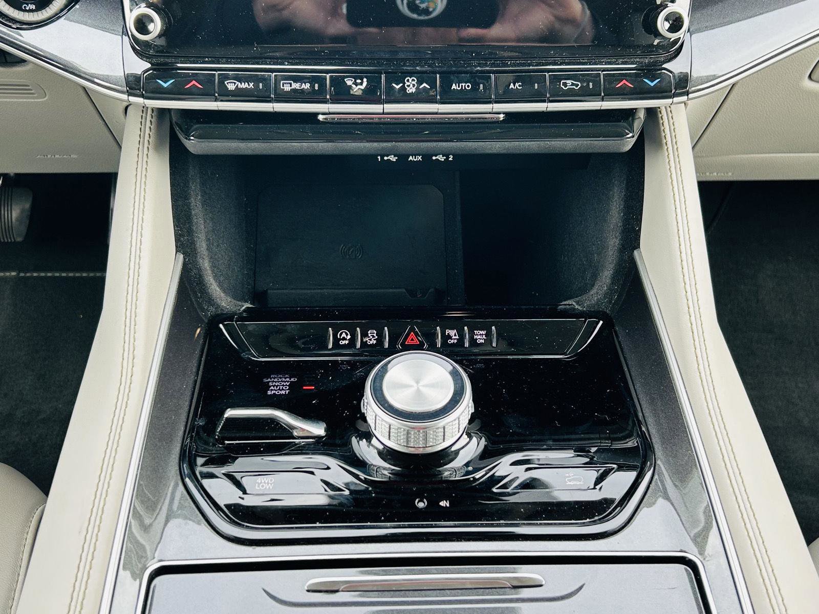 Used 2024 Jeep Wagoneer L 4WD w/ HD Trailer Tow Package image 24