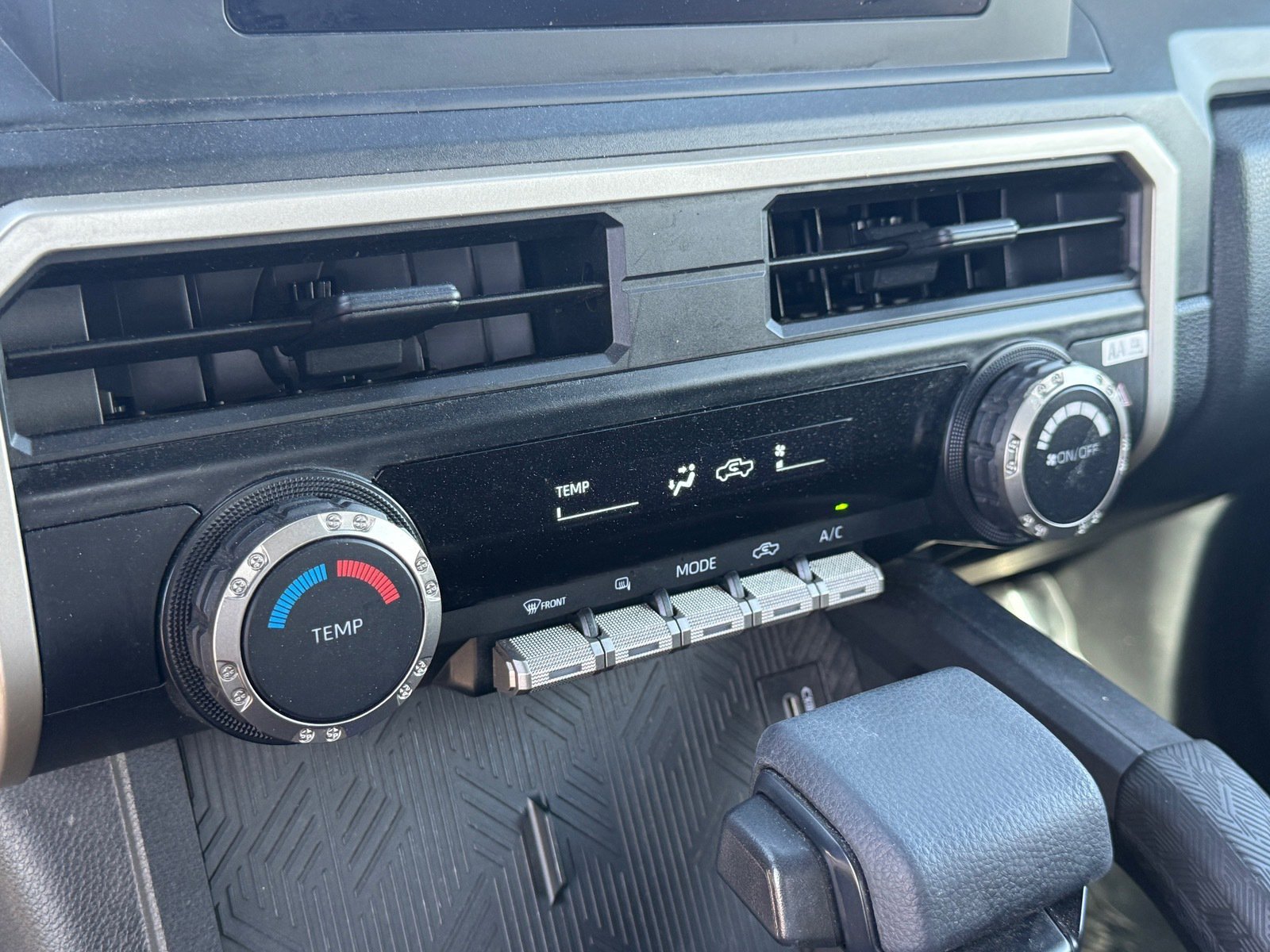 Used 2024 Toyota Tacoma SR image 21