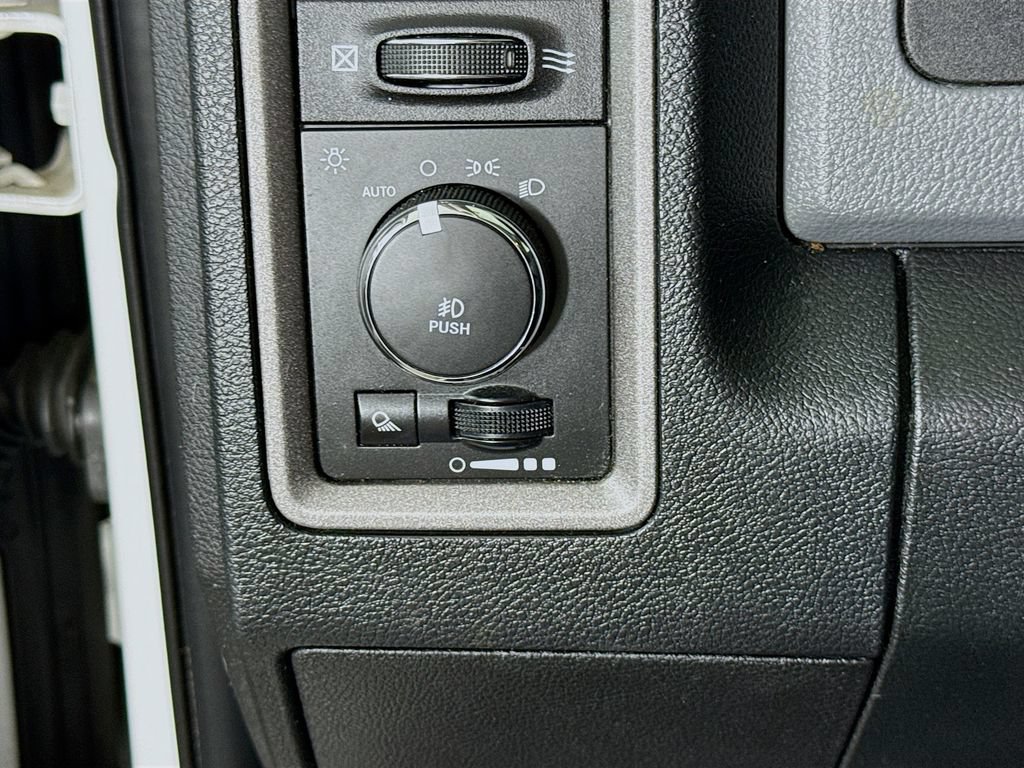 Used 2017 RAM 1500 Express AWD/4WD image 17