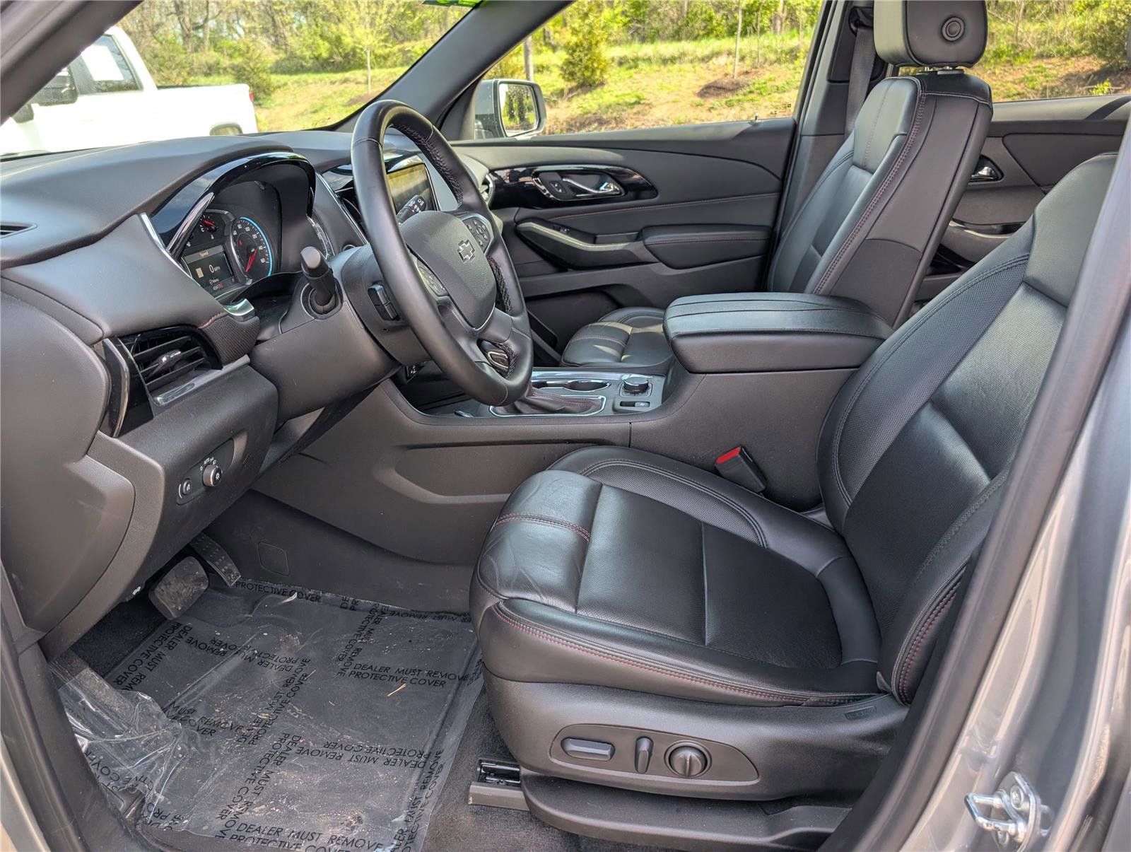 Used 2023 Chevrolet Traverse RS w/ LPO, Cargo Package AWD/4WD image 17