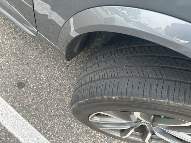 Used 2018 Volvo XC90 T6 Momentum w/ Convenience Package image 3