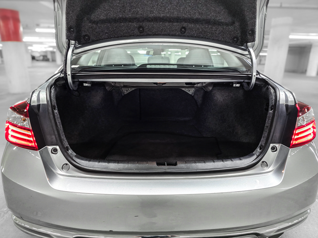 Used 2017 Honda Accord EX-L image 8