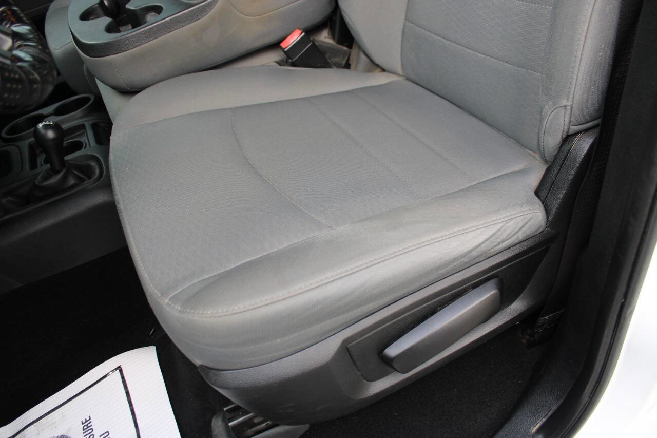 Used 2018 RAM 2500 Tradesman w/ Chrome Appearance Group image 25