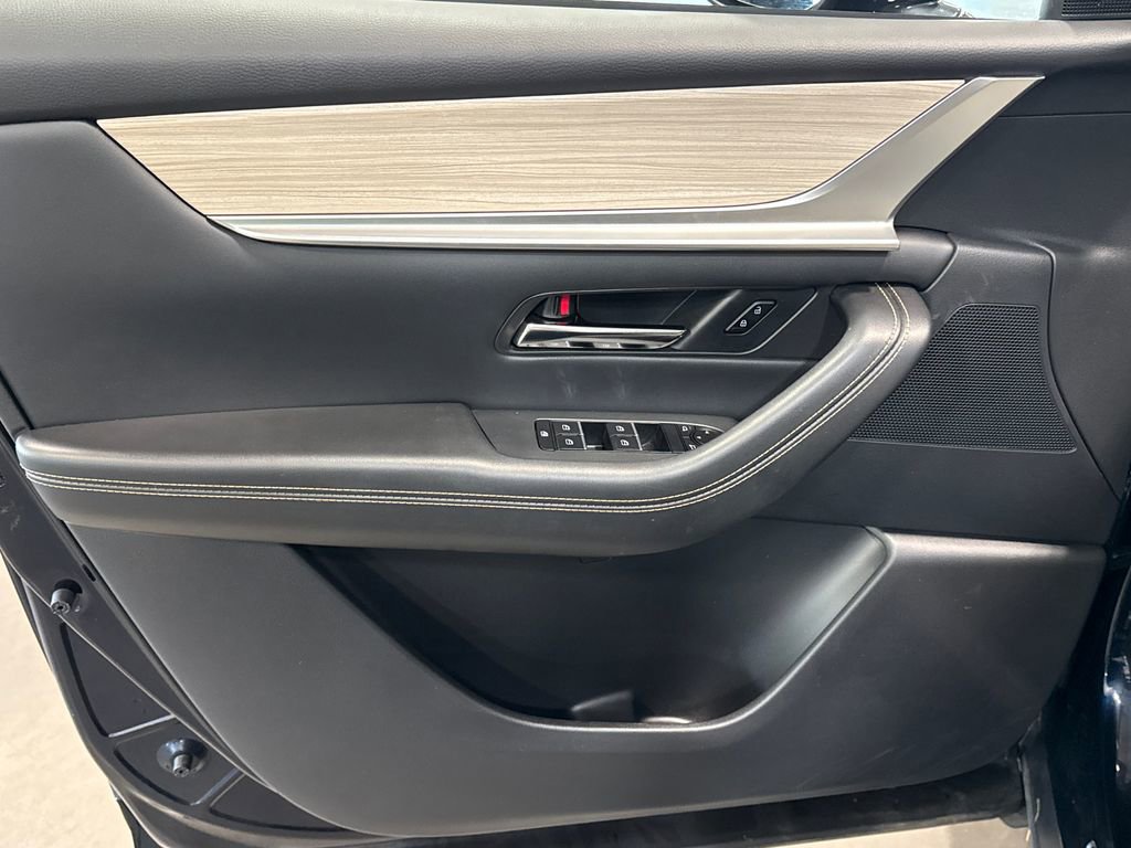 Certified 2024 MAZDA CX-90 Plug-In Hybrid w/ Preferred AWD/4WD image 7