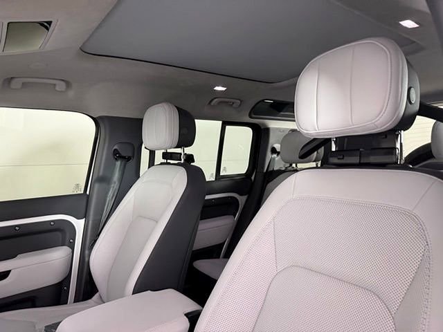 New 2026 Land Rover Defender 110 V8 image 18