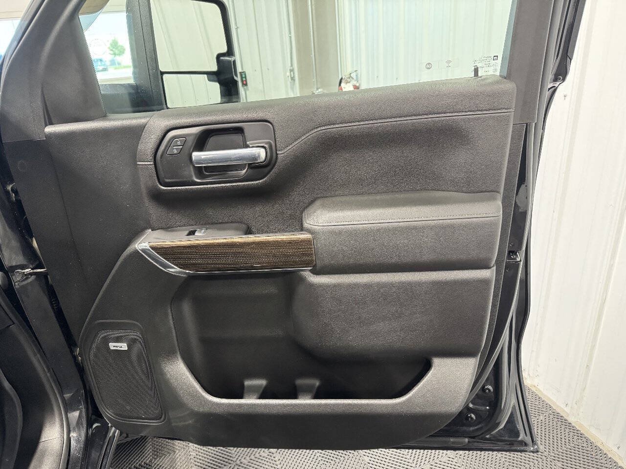 Used 2020 Chevrolet Silverado 1500 LT Trail Boss AWD/4WD image 17