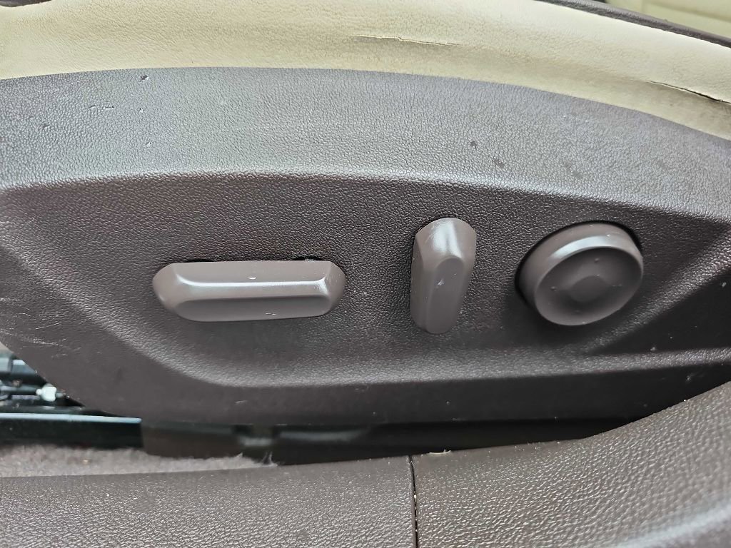 Used 2013 Chevrolet Malibu Eco w/ Leather Package image 27