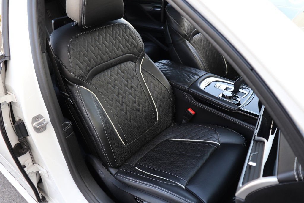 Used 2020 BMW 750i xDrive w/ Executive Package AWD/4WD image 35