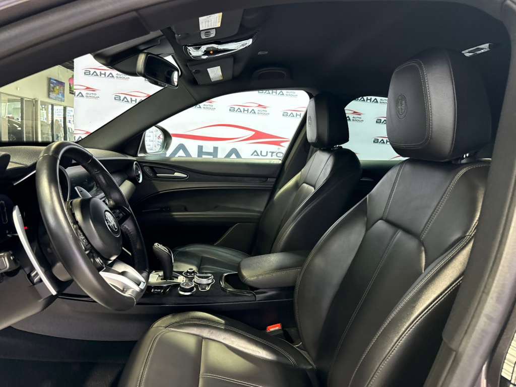 Used 2024 Alfa Romeo Stelvio Sprint RWD image 31
