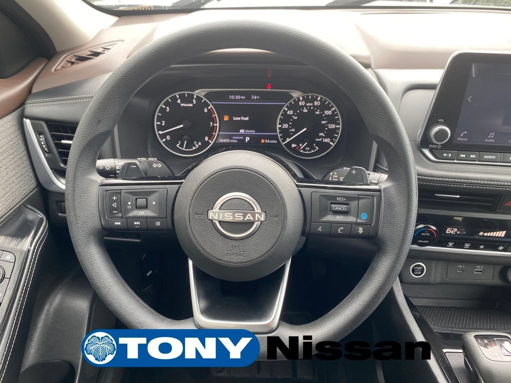 Used 2023 Nissan Rogue SV FWD image 14