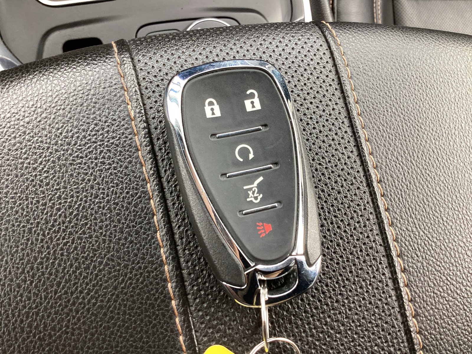 Used 2020 Chevrolet Traverse Premier FWD image 39