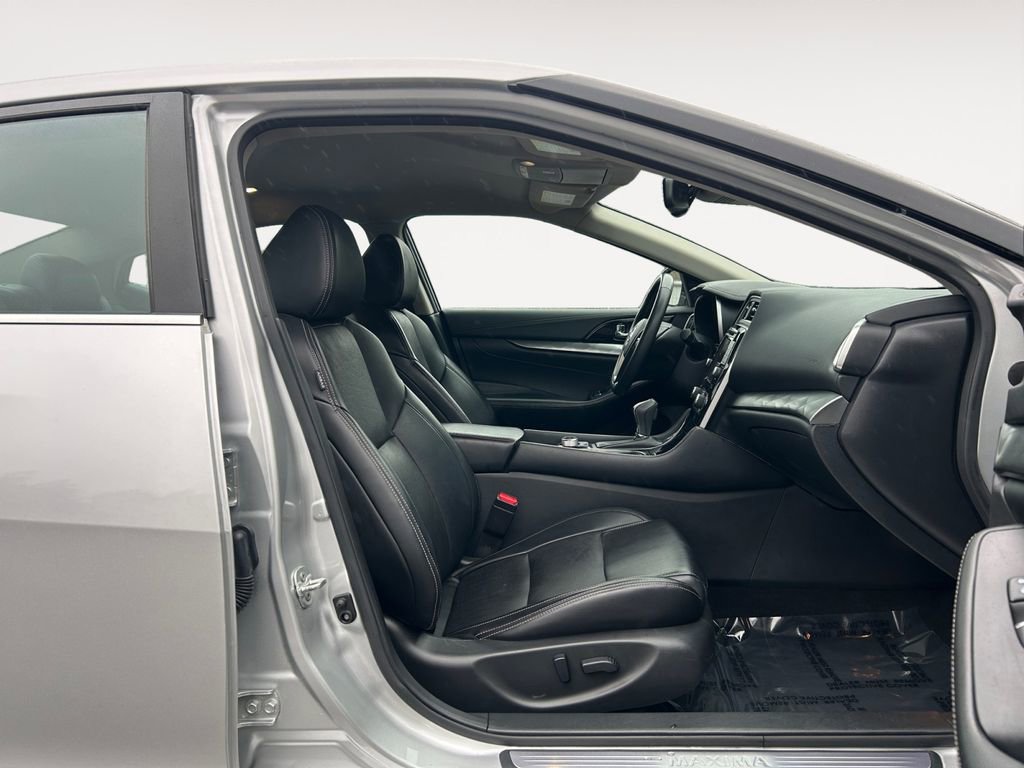 Used 2022 Nissan Maxima SV w/ Floor Mat Group image 10