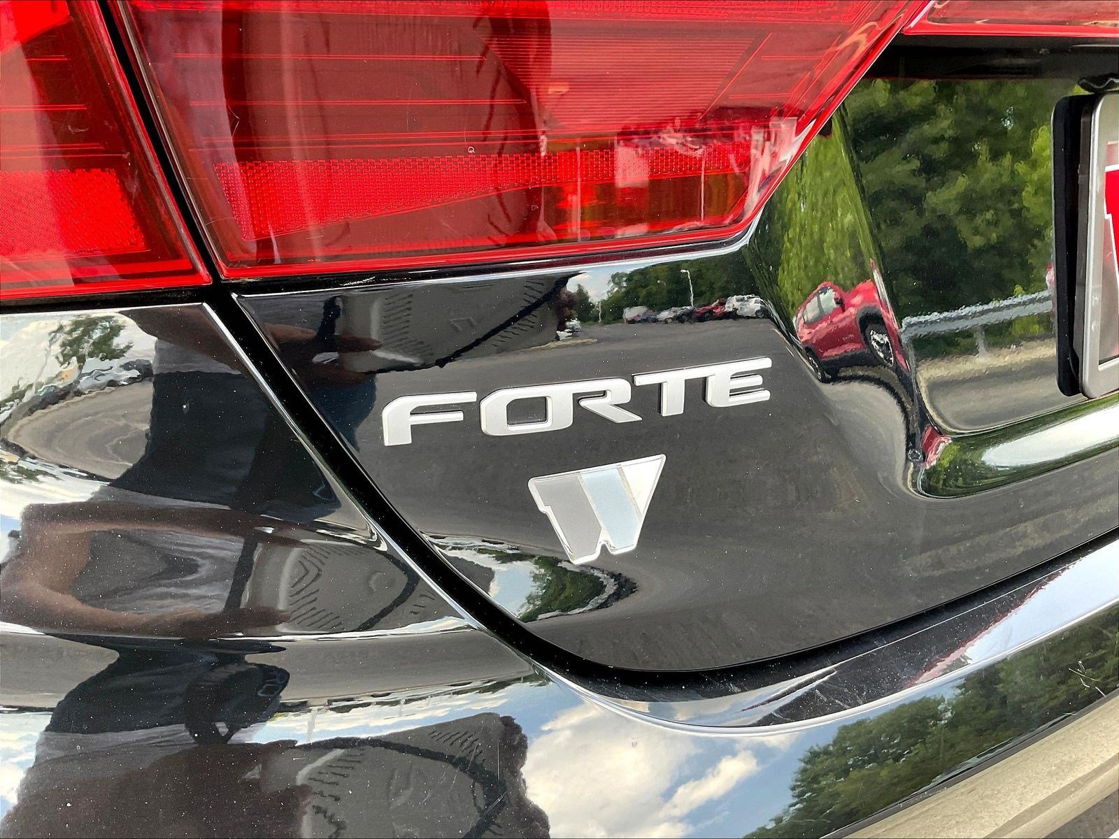 Used 2022 Kia Forte LXS FWD image 22