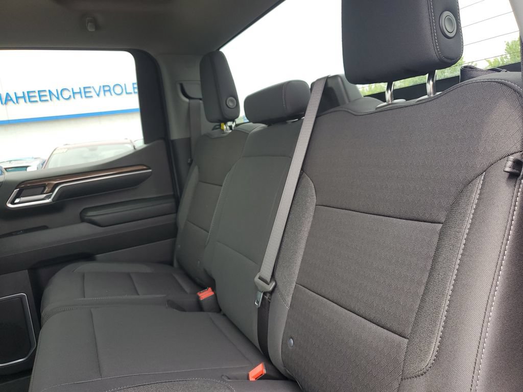 Used 2024 Chevrolet Silverado 1500 LT AWD/4WD image 31