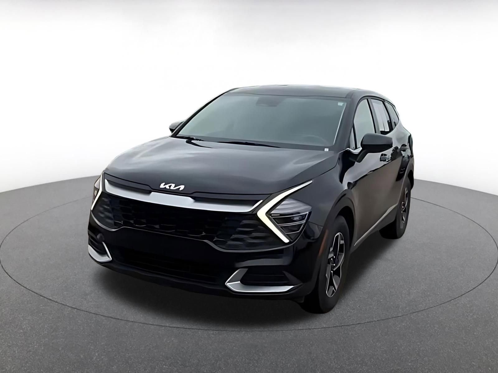 Used 2025 Kia Sportage LX image 7