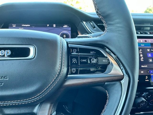 Used 2023 Jeep Grand Cherokee Summit w/ Luxury Tech Group V image 16