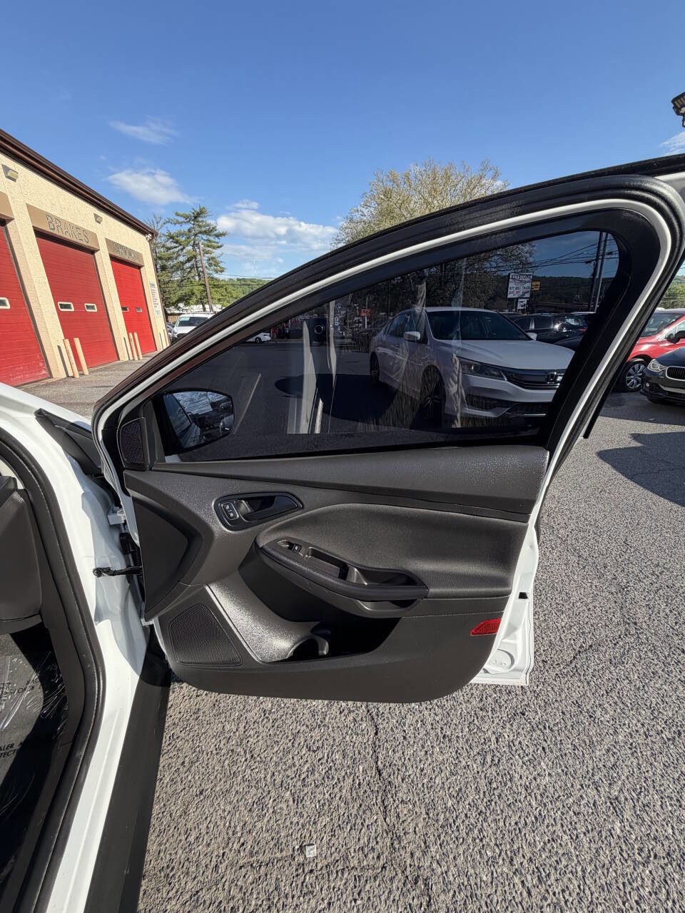 Used 2018 Ford Focus S FWD image 35