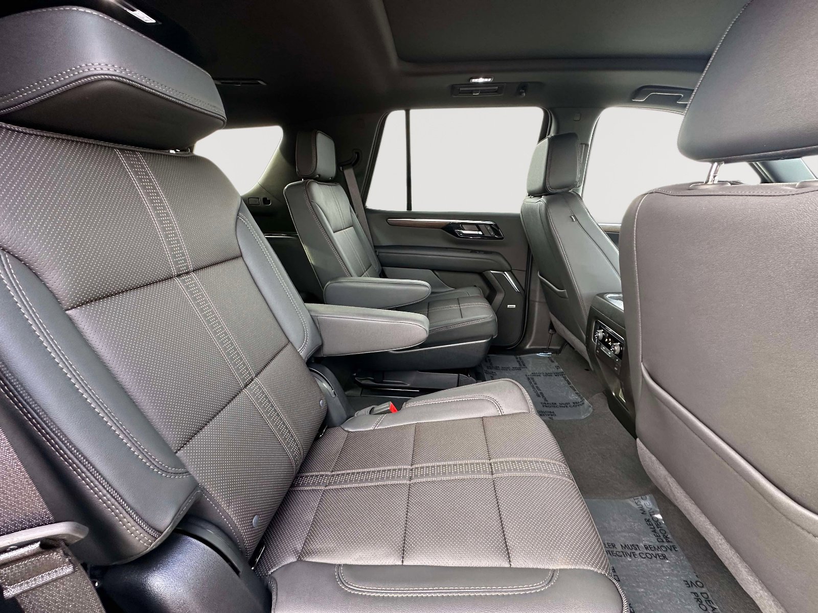 Used 2025 Chevrolet Tahoe High Country w/ LPO, Illumination Package image 32