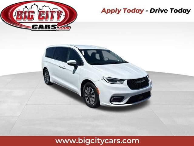 Used 2023 Chrysler Pacifica Touring-L