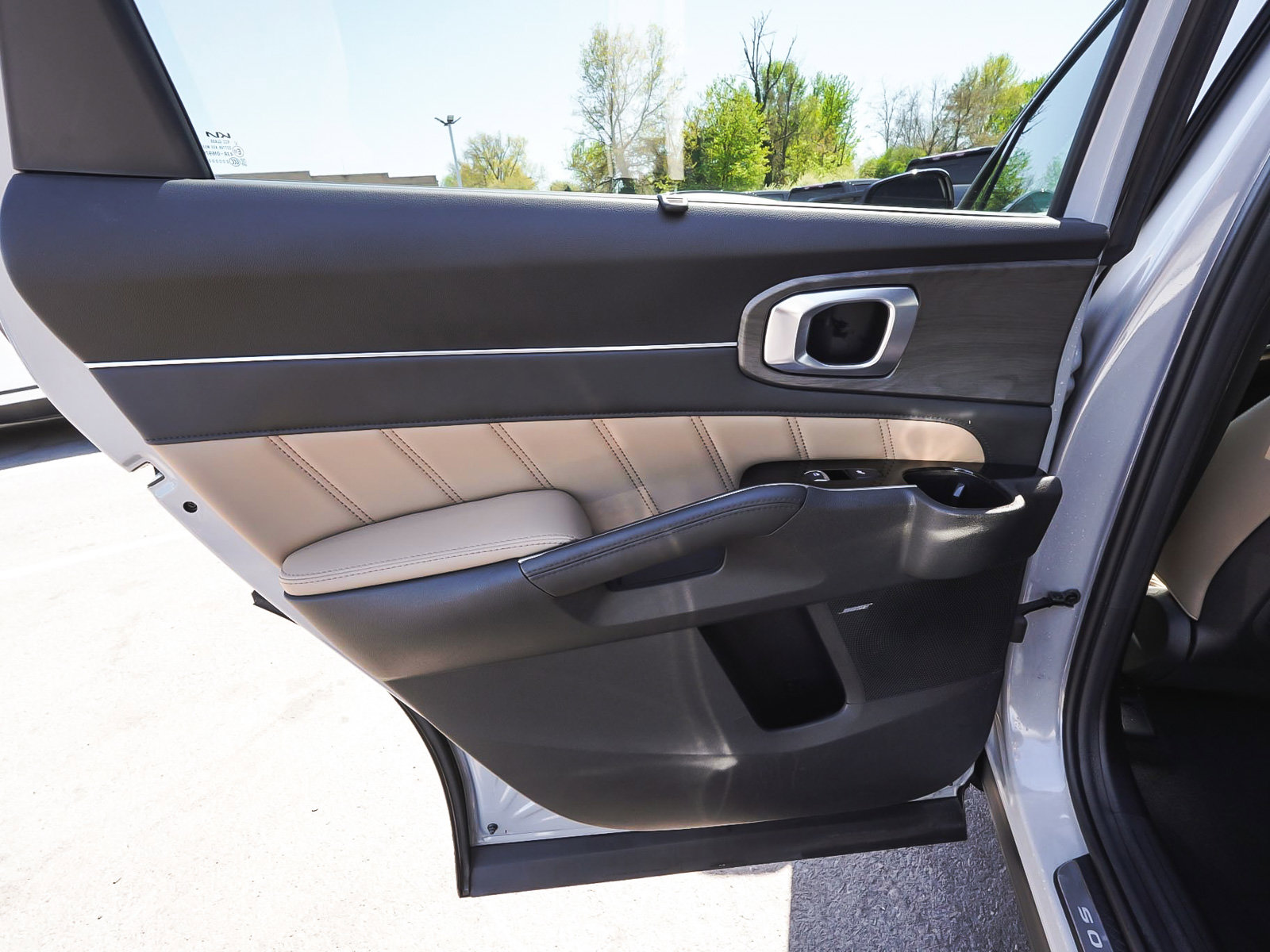 Used 2025 Kia Sorento SX Prestige w/ Olive Brown Leather Package AWD/4WD image 11