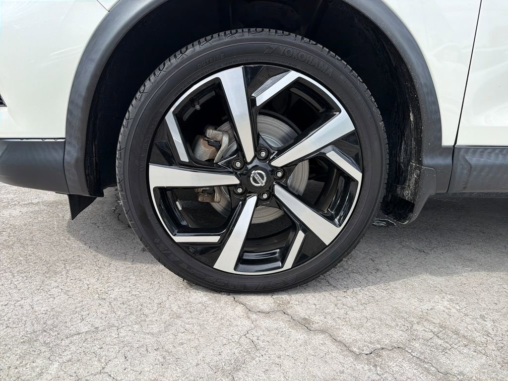 Used 2021 Nissan Rogue Sport SL w/ Premium Package FWD image 12