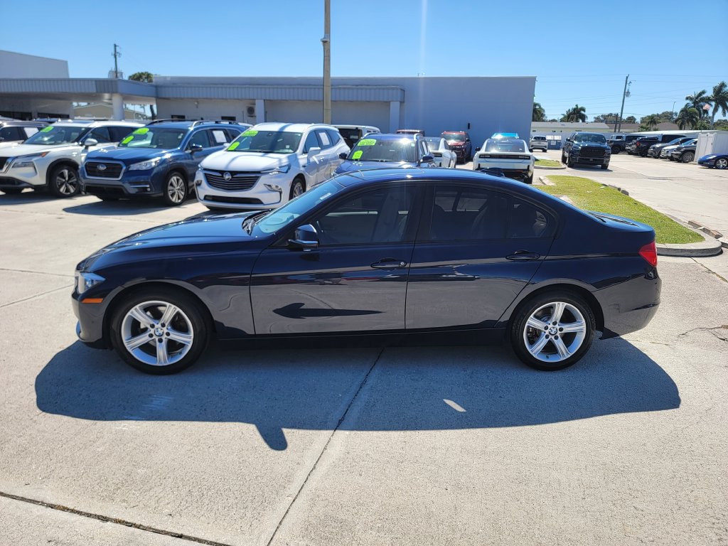 Used 2014 BMW 320i xDrive Sedan AWD/4WD image 2