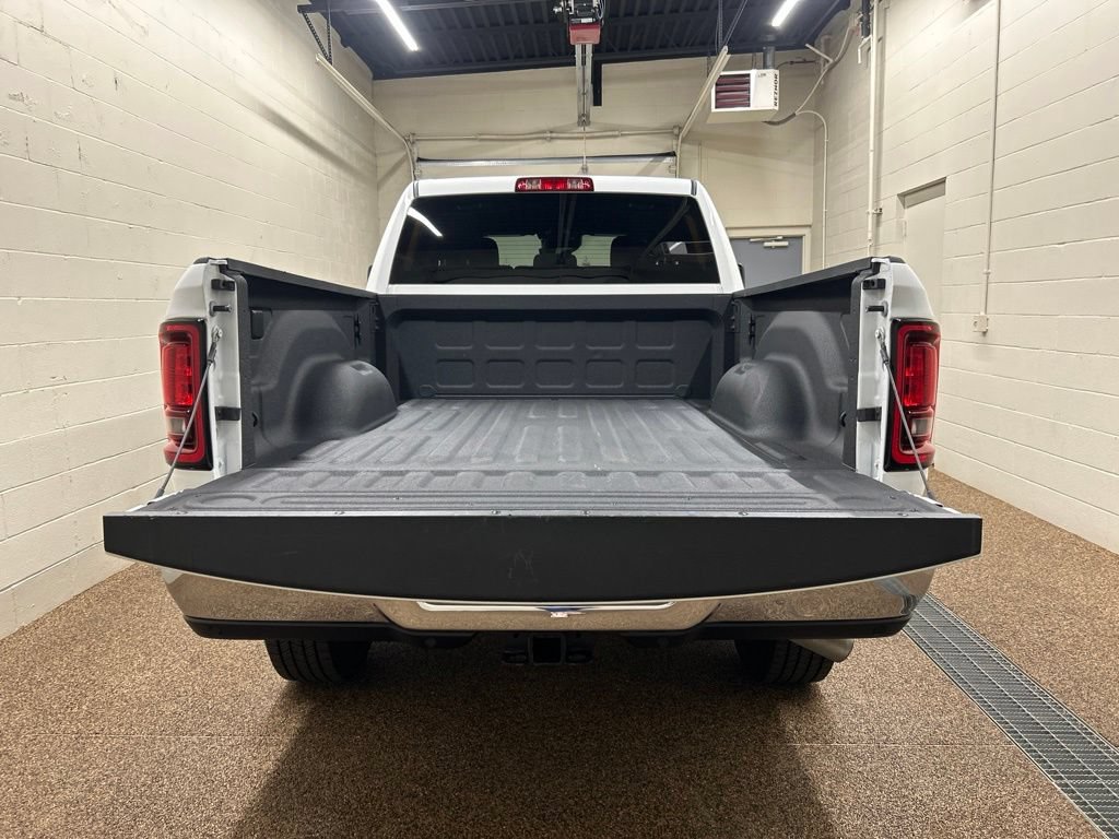 Used 2025 RAM 2500 Big Horn AWD/4WD image 11