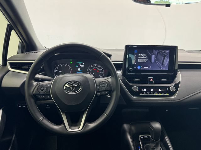 Used 2023 Toyota Corolla SE FWD image 3