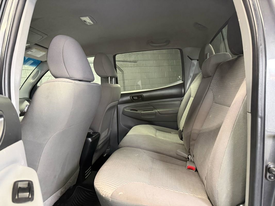 Used 2015 Toyota Tacoma SR5 V6 image 11