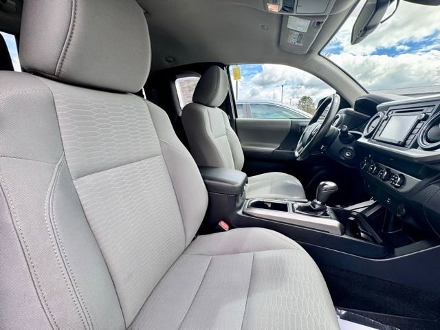 Used 2019 Toyota Tacoma SR5 AWD/4WD image 14