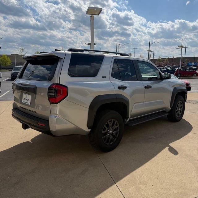 Used 2025 Toyota 4Runner SR5 AWD/4WD image 5