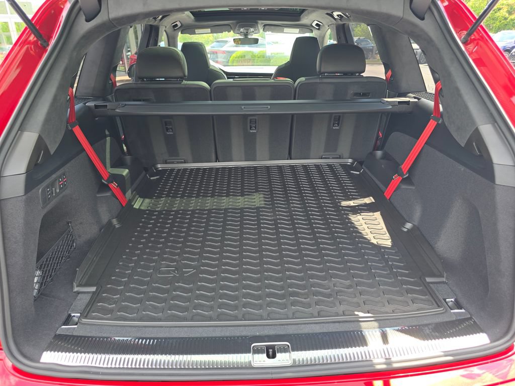 New 2026 Audi SQ7 Prestige AWD/4WD image 12