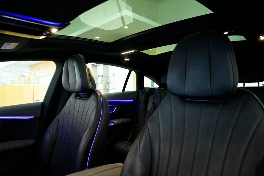 Certified 2022 Mercedes-Benz EQS 580 4MATIC Sedan image 18