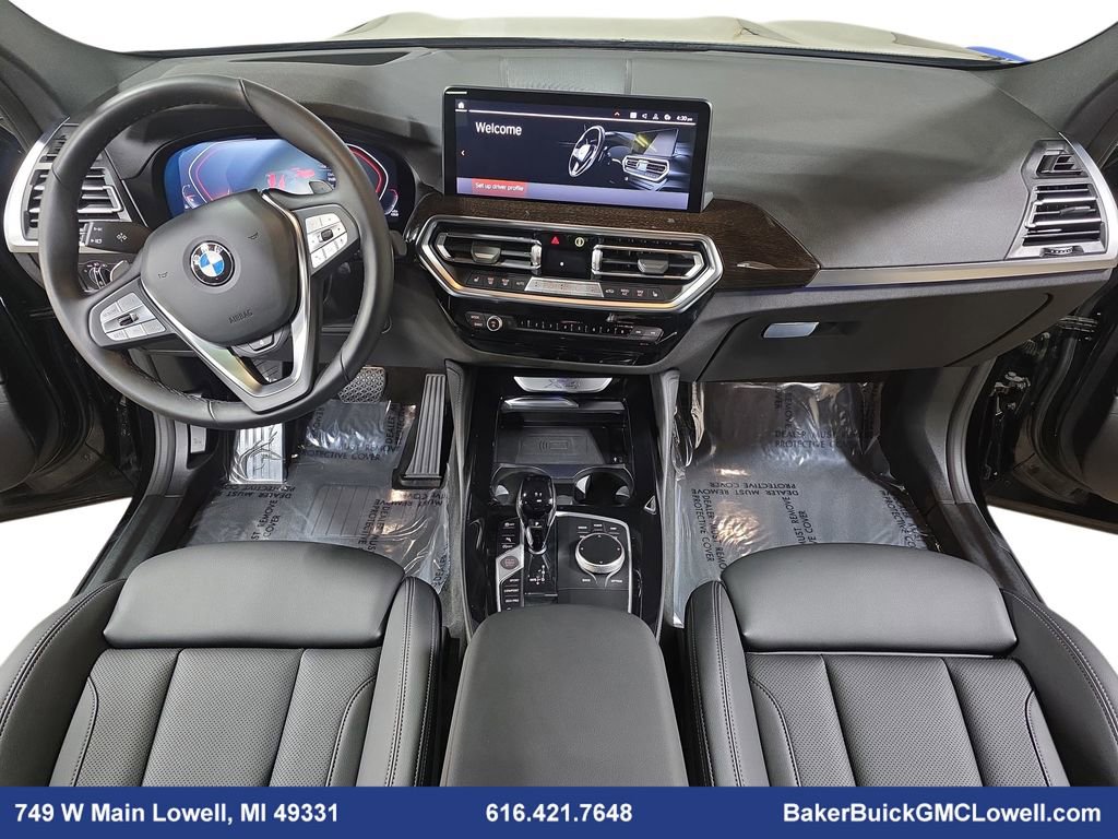 Used 2025 BMW X4 xDrive30i image 9
