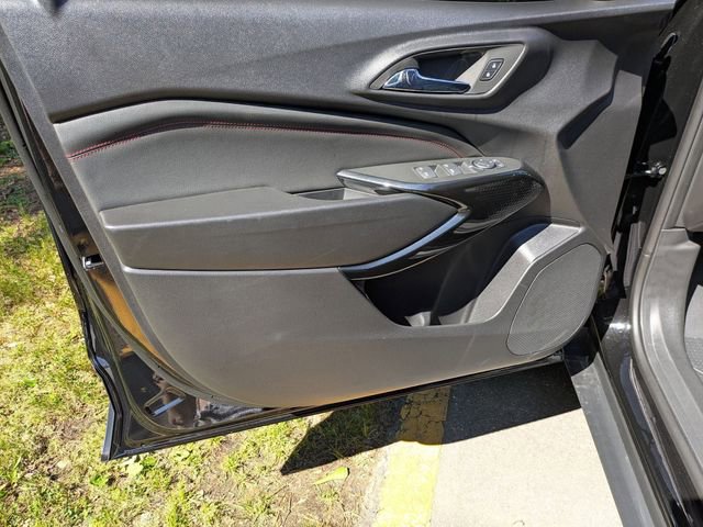 New 2026 Chevrolet Trax RS w/ Sunroof Package FWD image 8
