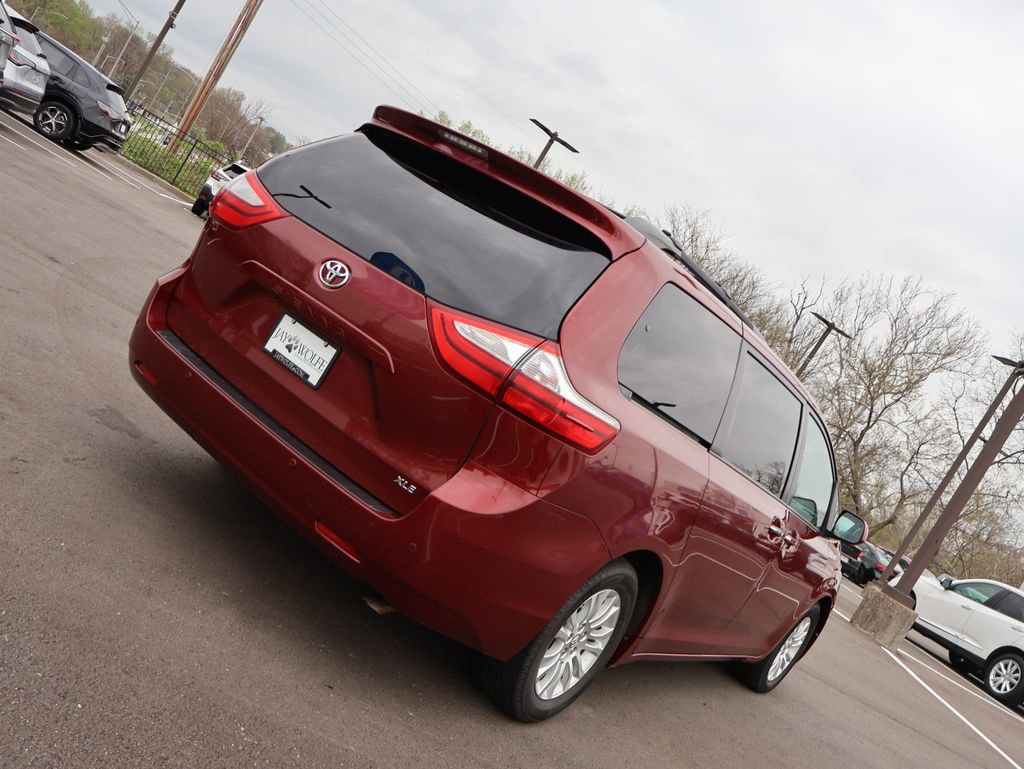 Used 2015 Toyota Sienna XLE Premium image 7