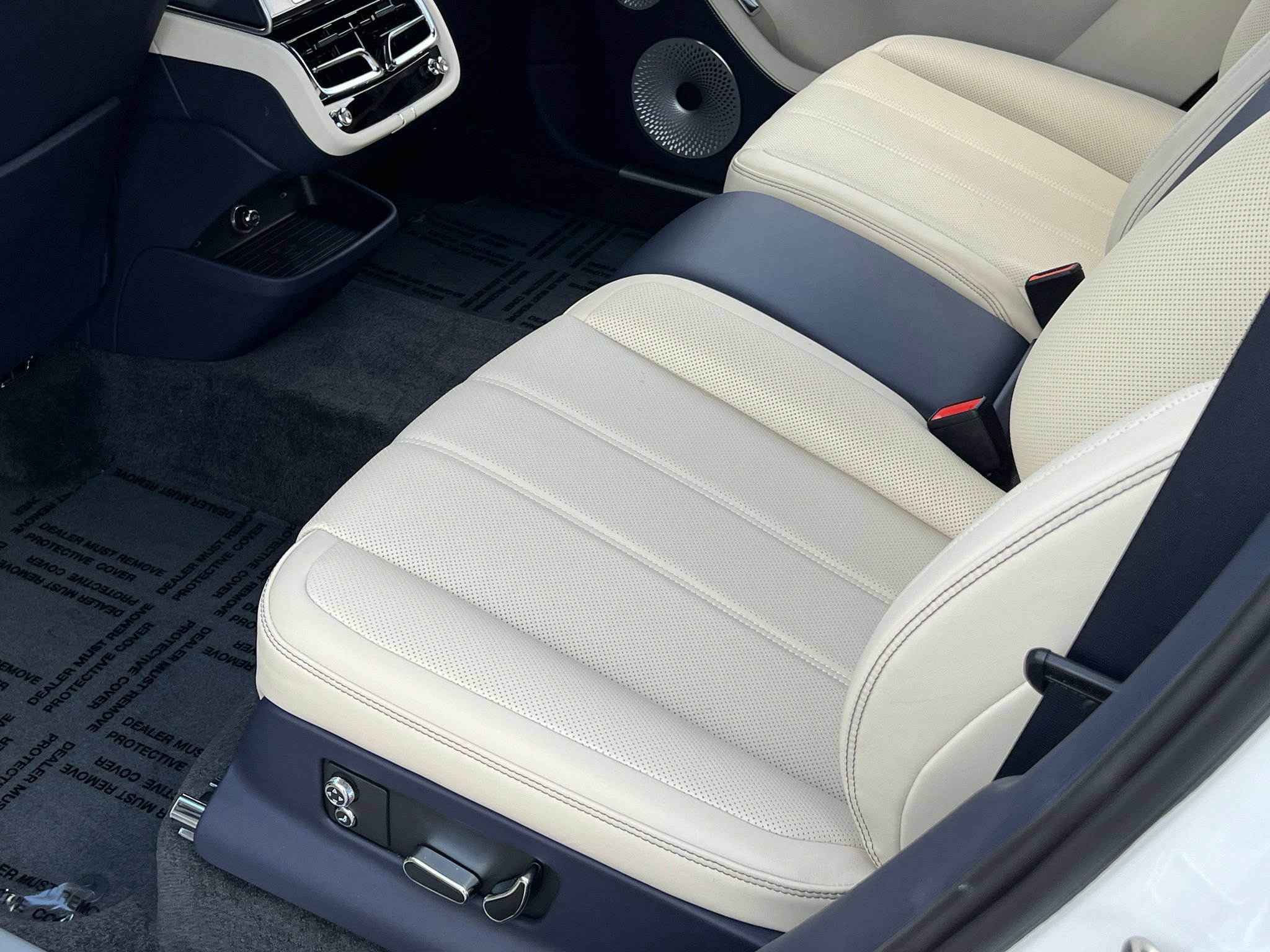 New 2026 Bentley Bentayga Extended Wheelbase AWD/4WD image 21