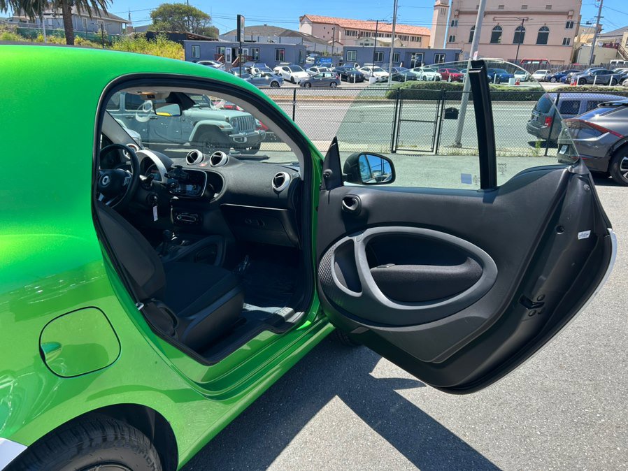 Used 2017 smart fortwo electric drive RWD image 21