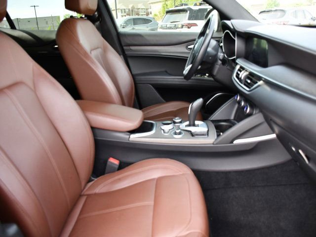 Used 2022 Alfa Romeo Stelvio Ti image 38