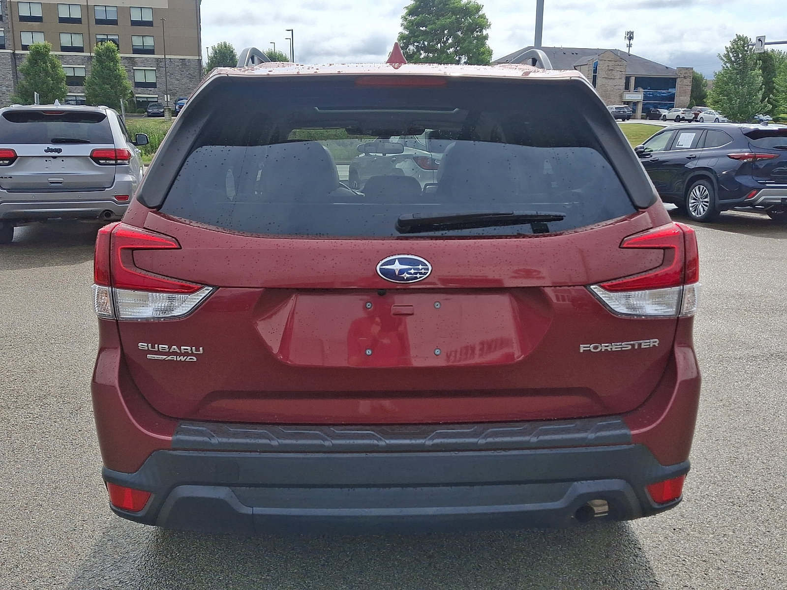 Used 2022 Subaru Forester Premium AWD/4WD image 5