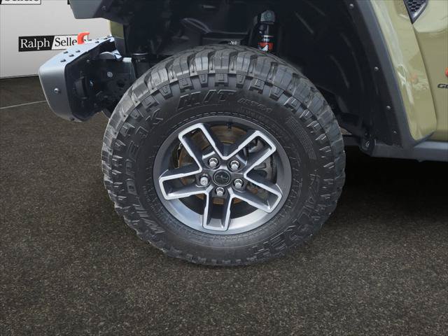 Certified 2025 Jeep Gladiator Mojave AWD/4WD image 14